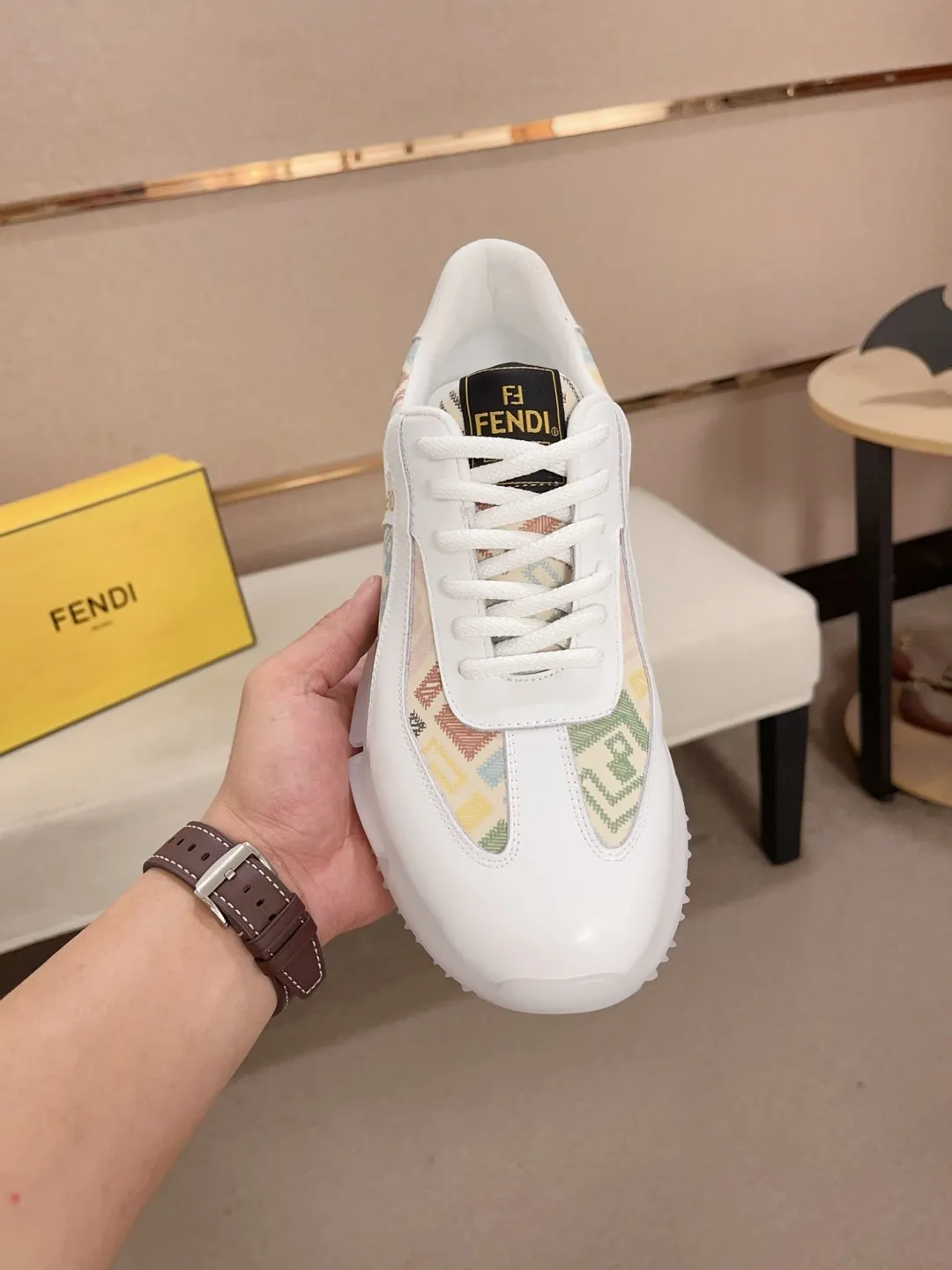 Men's shoes 💰 462💰 (fendi) New style 👊🏻 upper 🇮🇹 imported cowhide fabric 🇩🇪 lining imported sheepskin lining. The original outsole is molded to highlight the identity of every man, and the upper foot is elegant and stable🚶🏻🚶🏻The high-end custom counters reproduce the original version📯No matter the wind or rain, the shoe last remains unchanged and can withstand the verification of time🔍️,🔵 Size: 38-44